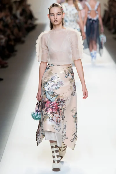 Look 36